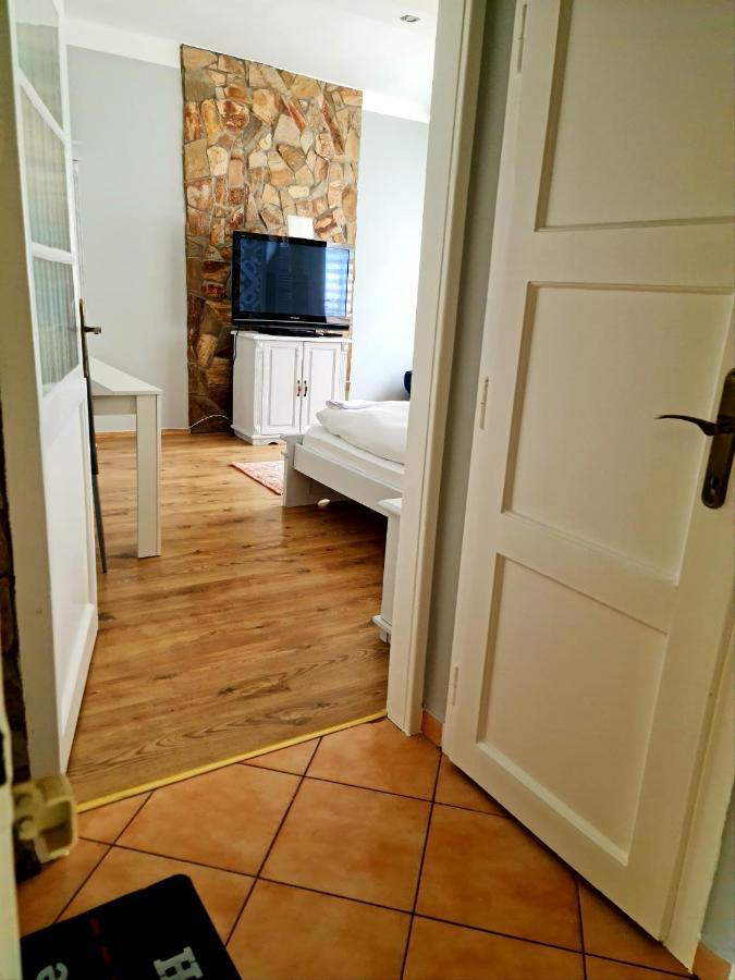 Huerrem Apartman Eger Exterior photo